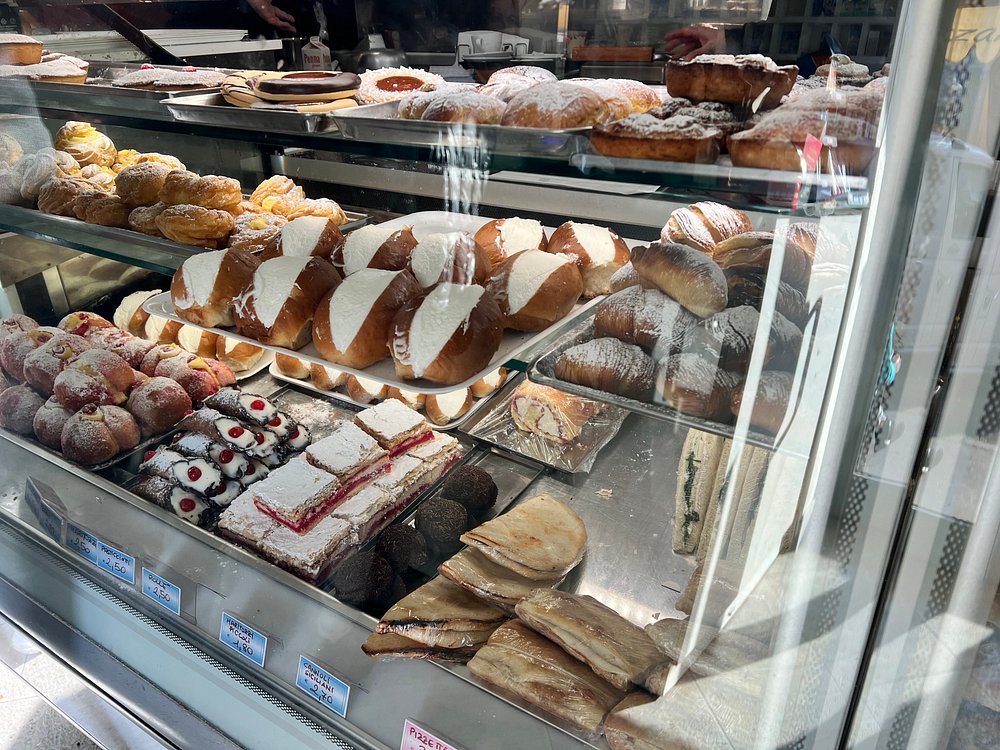 Il Maritozzaro – The Original Since 1960 (and Rome's Most Famous Breakfast) 4